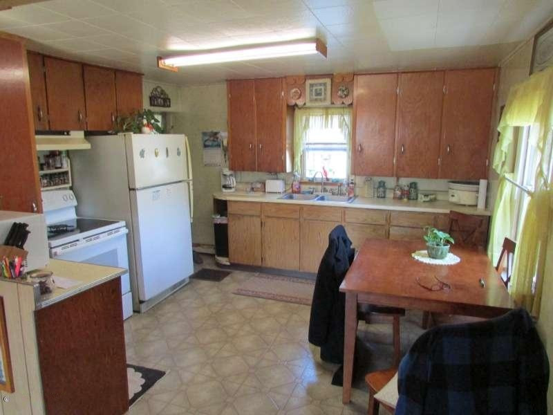 4233 Quarterline Road Muskegon, MI 49444 - Photo 11 of 24 IMG_2152-800