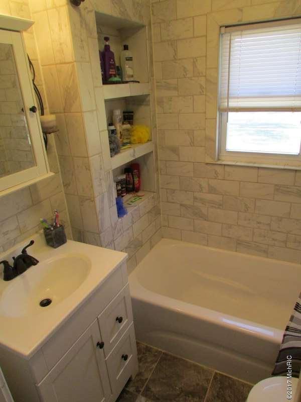 4233 Quarterline Road Muskegon, MI 49444 - Photo 16 of 24 IMG_2155-800