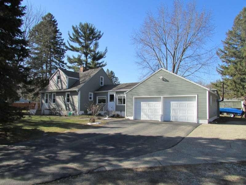 4233 Quarterline Road Muskegon, MI 49444 - Photo 2 of 24 IMG_2137-800