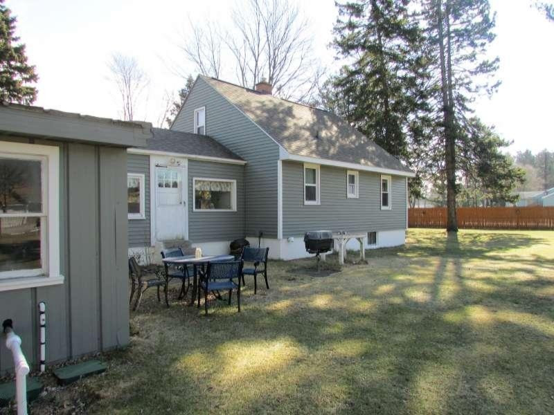 4233 Quarterline Road Muskegon, MI 49444 - Photo 5 of 24 IMG_2141-800