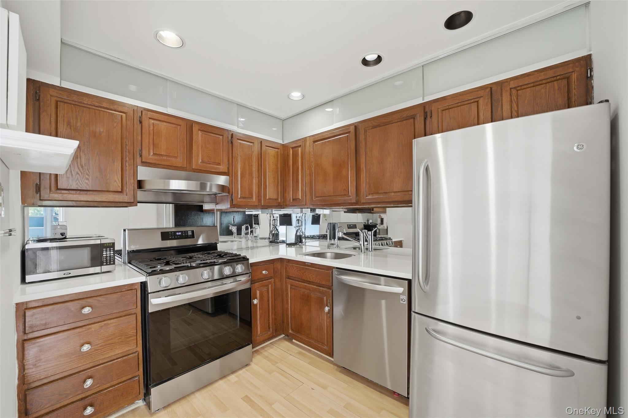 149 Fenimore Road, Unit B2 Mamaroneck, NY 10543 - Photo 16 of 38 Gallery Image 16