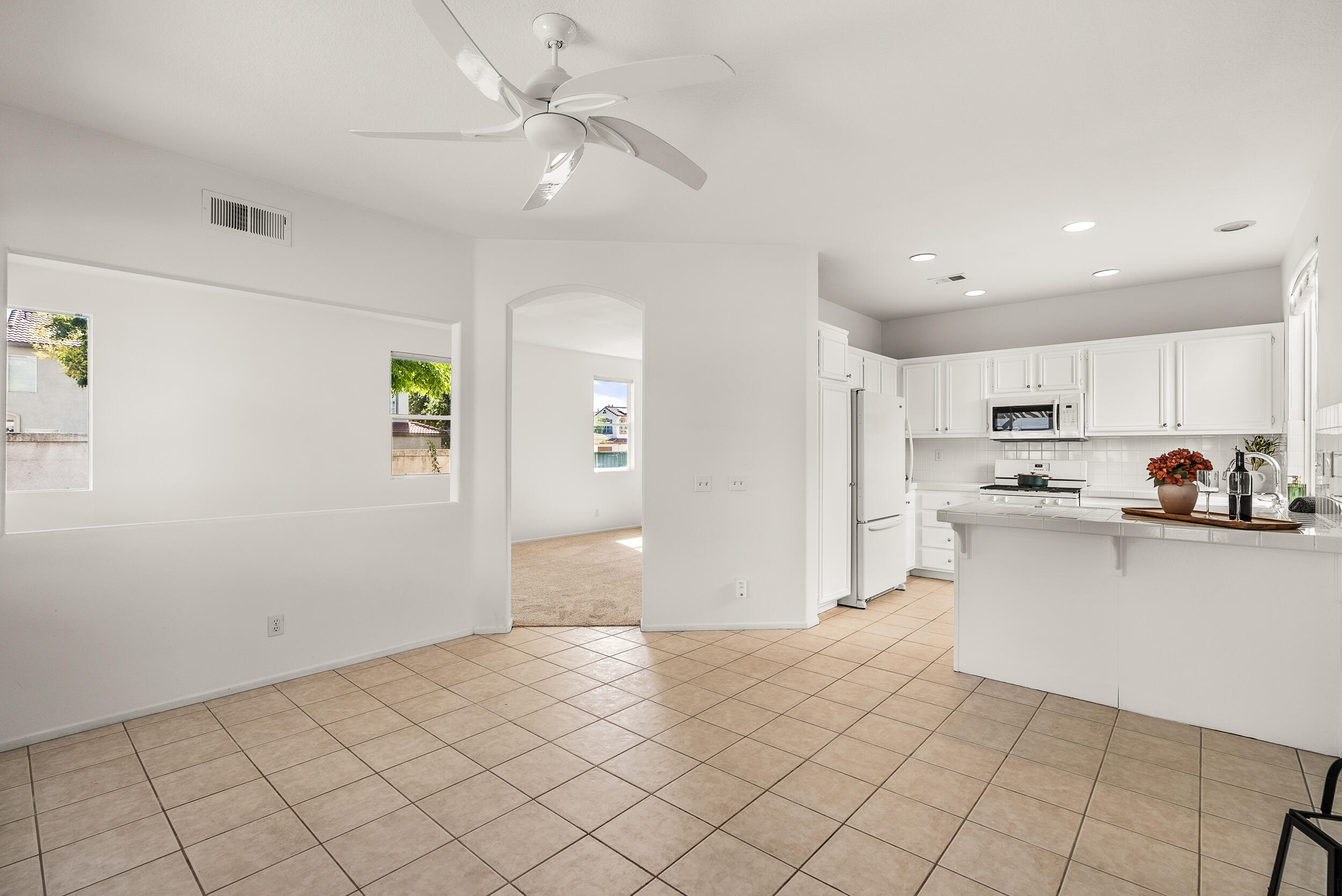 25803 Hammet Circle Stevenson Ranch, CA 91381 - Photo 10 of 32