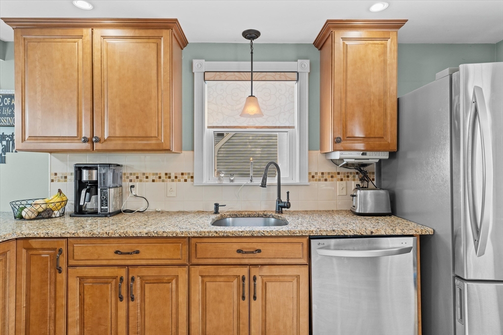 62 Starrett Road Lynn, MA 01905 - Photo 11 of 42 Gallery Image 11