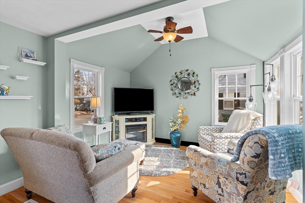 62 Starrett Road Lynn, MA 01905 - Photo 5 of 42 Gallery Image 5