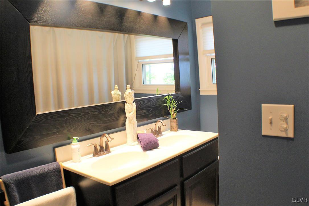 2569 Woods Edge Road Bath, PA 18014 - Photo 18 of 36 Gallery Image 18