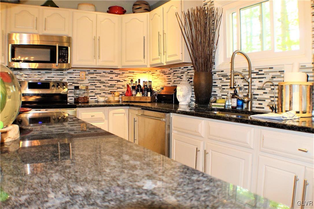 2569 Woods Edge Road Bath, PA 18014 - Photo 10 of 36 Gallery Image 10