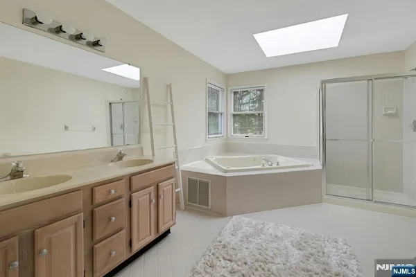 $650,000 | 48 Glen Eagles Road, Washington, NJ 07882