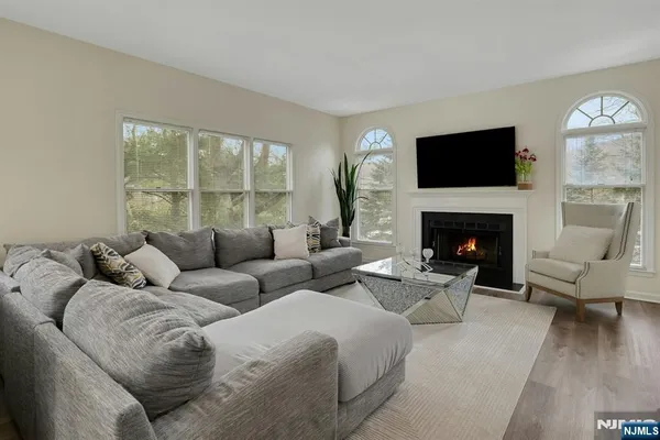 $650,000 | 48 Glen Eagles Road, Washington, NJ 07882