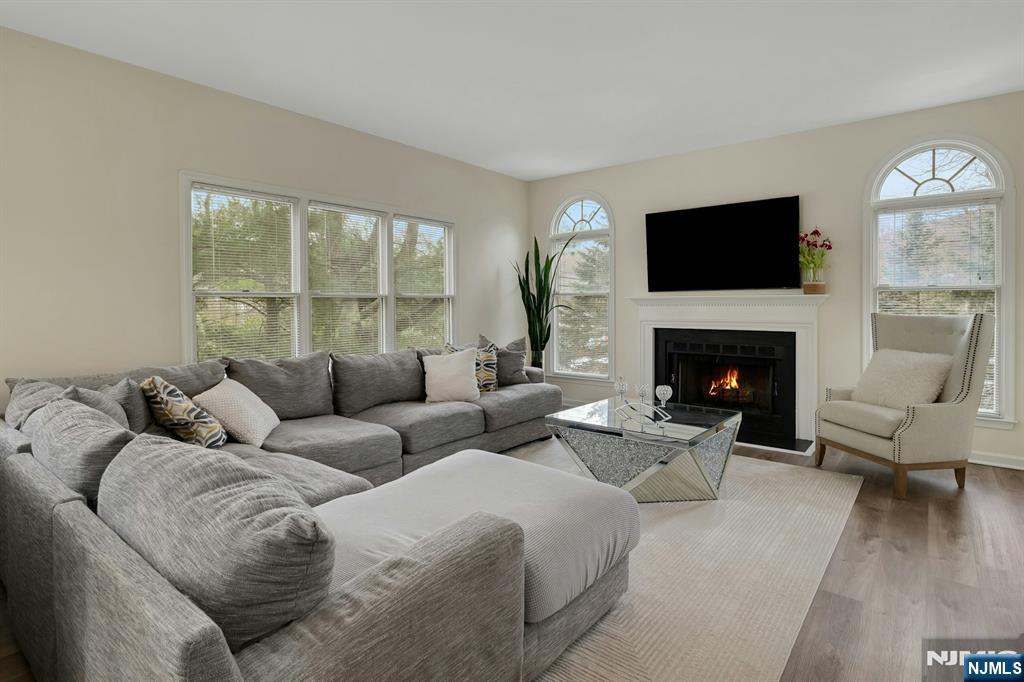 48 Glen Eagles Road Washington, NJ 07882 - Photo 7 of 22