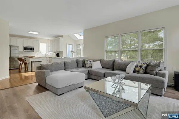 $650,000 | 48 Glen Eagles Road, Washington, NJ 07882