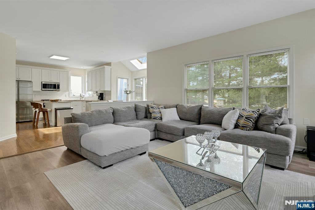 48 Glen Eagles Road Washington, NJ 07882 - Photo 8 of 22