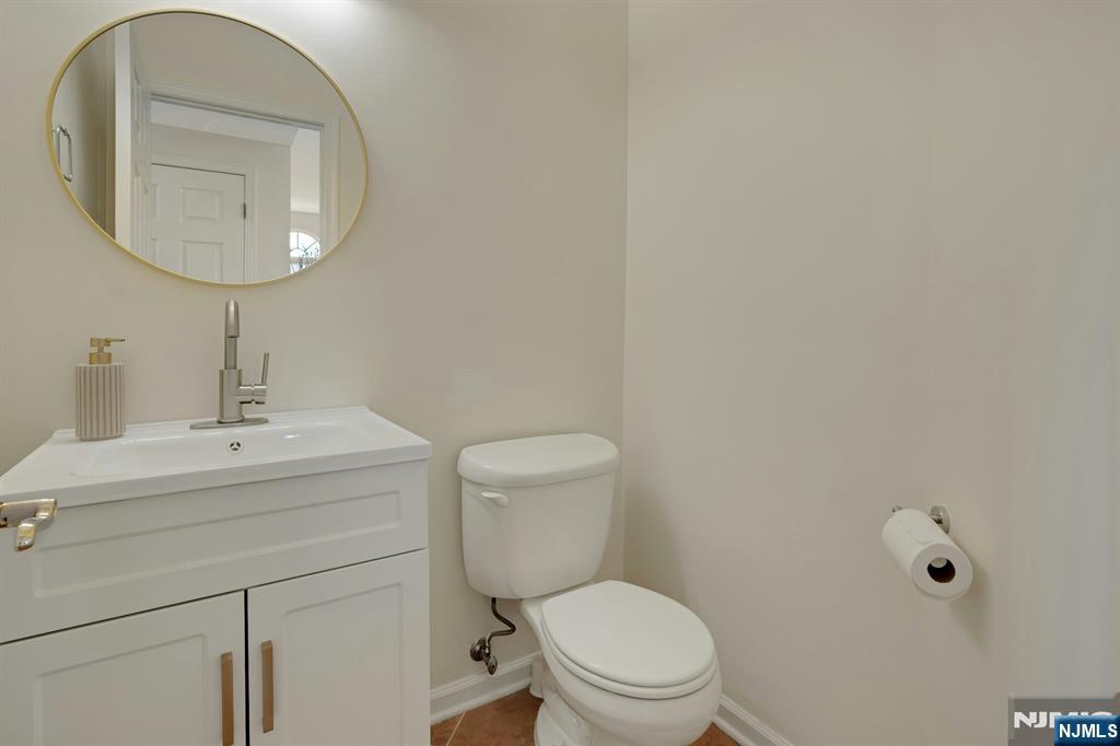 48 Glen Eagles Road Washington, NJ 07882 - Photo 10 of 22