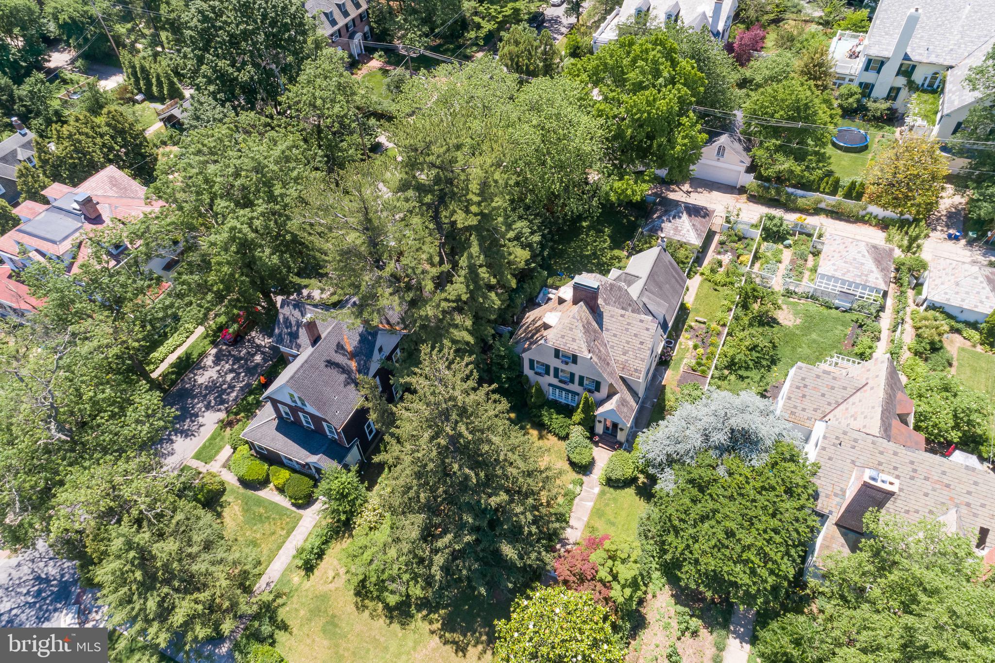 4602 Roland Avenue Baltimore, MD 21210 - Photo 5 of 90