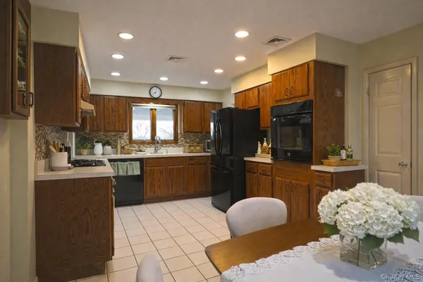 $4,000 | 18 Strathmore Village Drive, Centereach, NY 11720