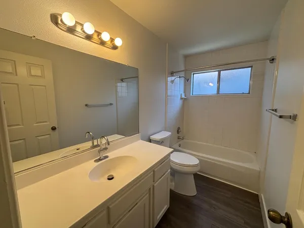 $1,995 | 5754 West Tenaya Avenue, Fresno, CA 93722