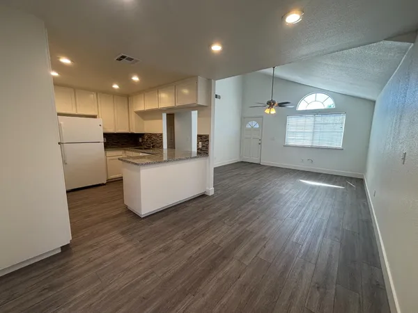 $1,995 | 5754 West Tenaya Avenue, Fresno, CA 93722