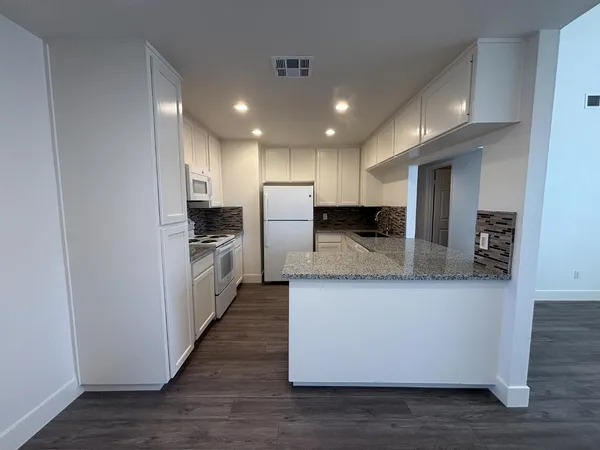 $1,995 | 5754 West Tenaya Avenue, Fresno, CA 93722