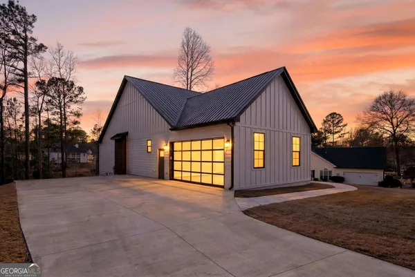 $529,000 | 211 Lake Chase Drive North, Griffin, GA 30224