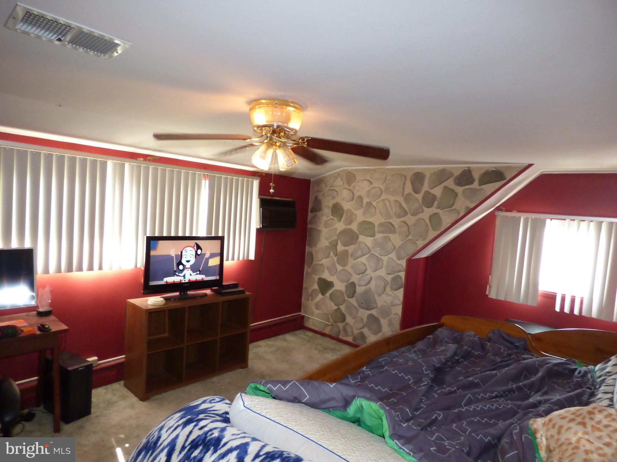 22 Hawk Road Levittown, PA 19056 - Photo 19 of 28 2nd Floor Bedroom