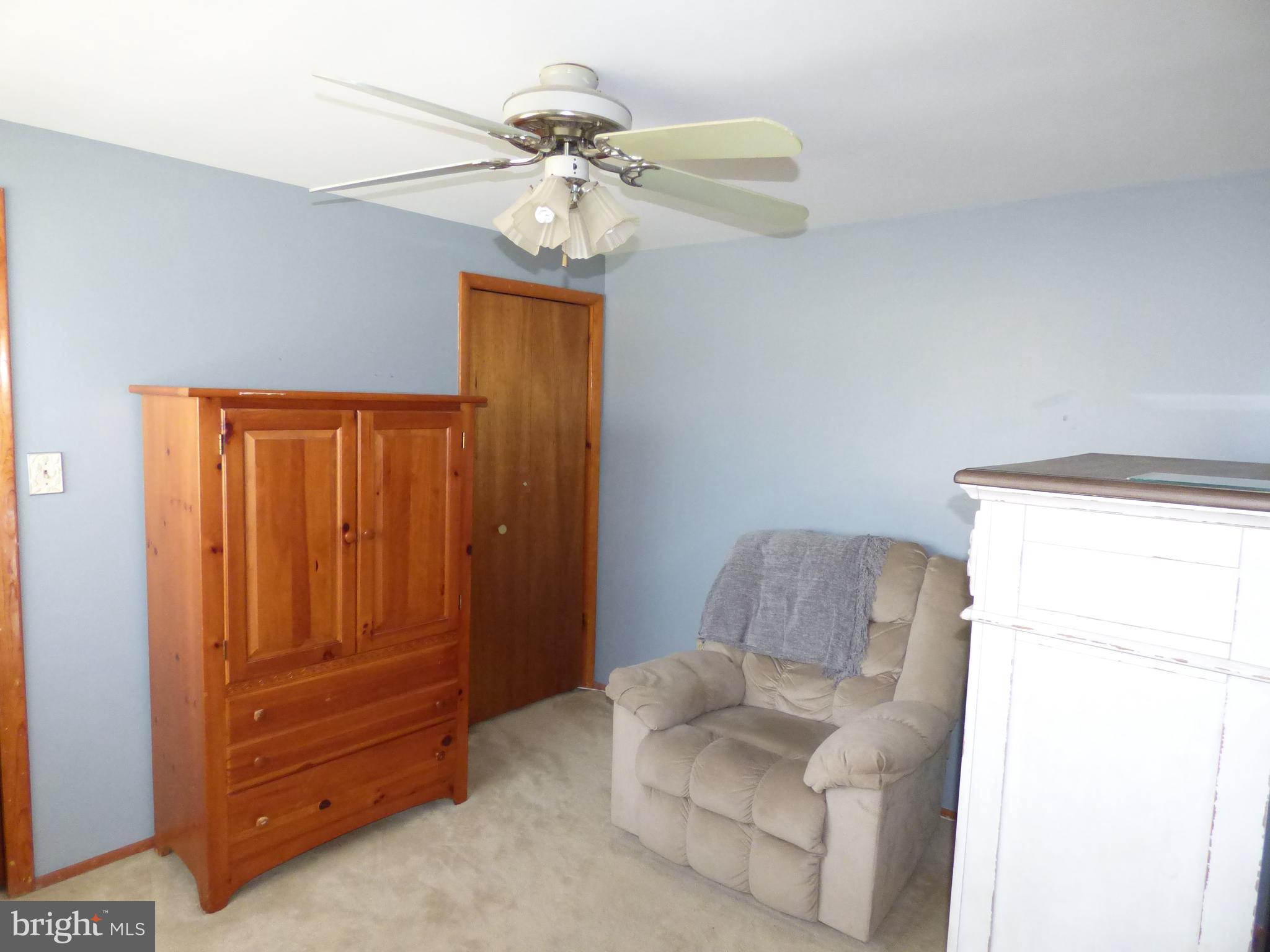 22 Hawk Road Levittown, PA 19056 - Photo 23 of 28 Master Siting Room