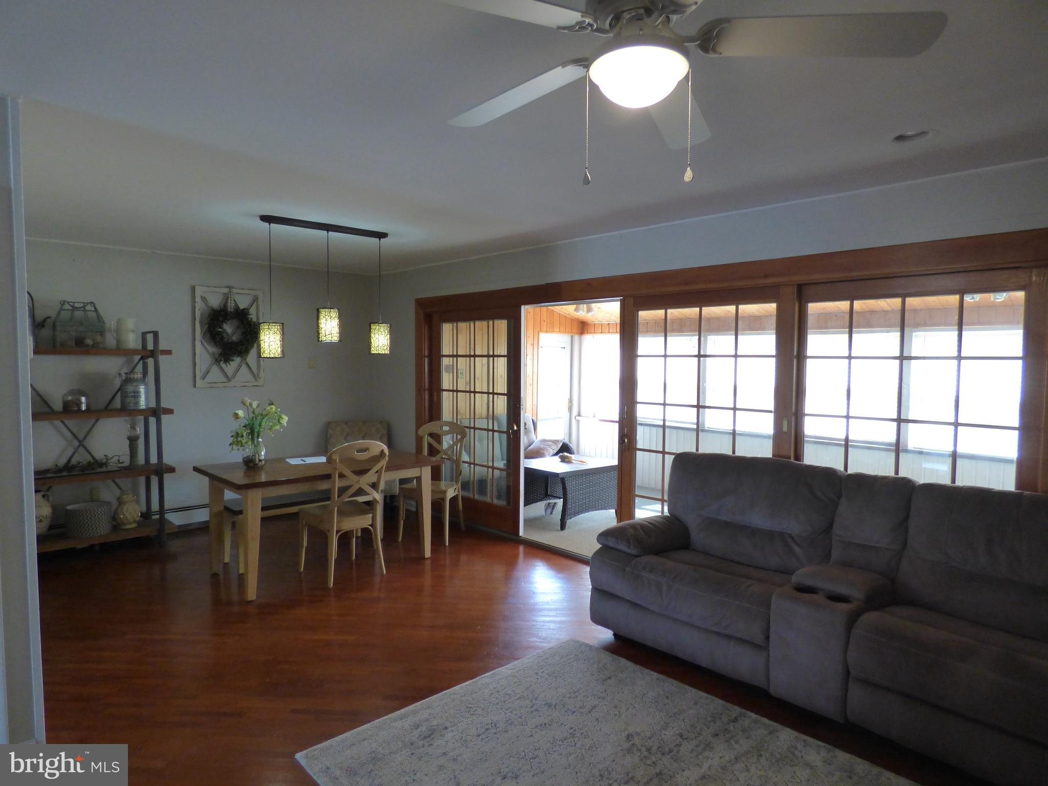 22 Hawk Road Levittown, PA 19056 - Photo 8 of 28 Dining room