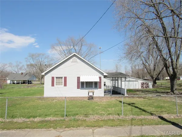 $109,900 | 206 Fisher, Sawyerville, IL 62085