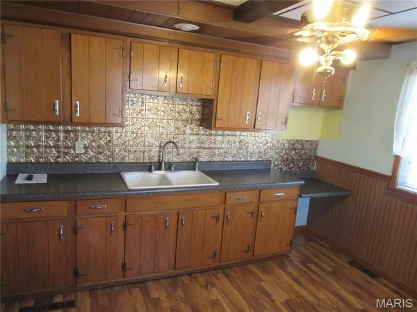 $109,900 | 206 Fisher, Sawyerville, IL 62085