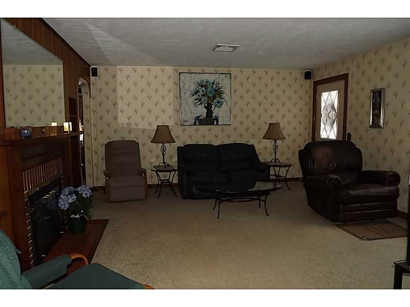 290 West Greenville Road Scituate, RI 02857 - Photo 5 of 25 Living Room.