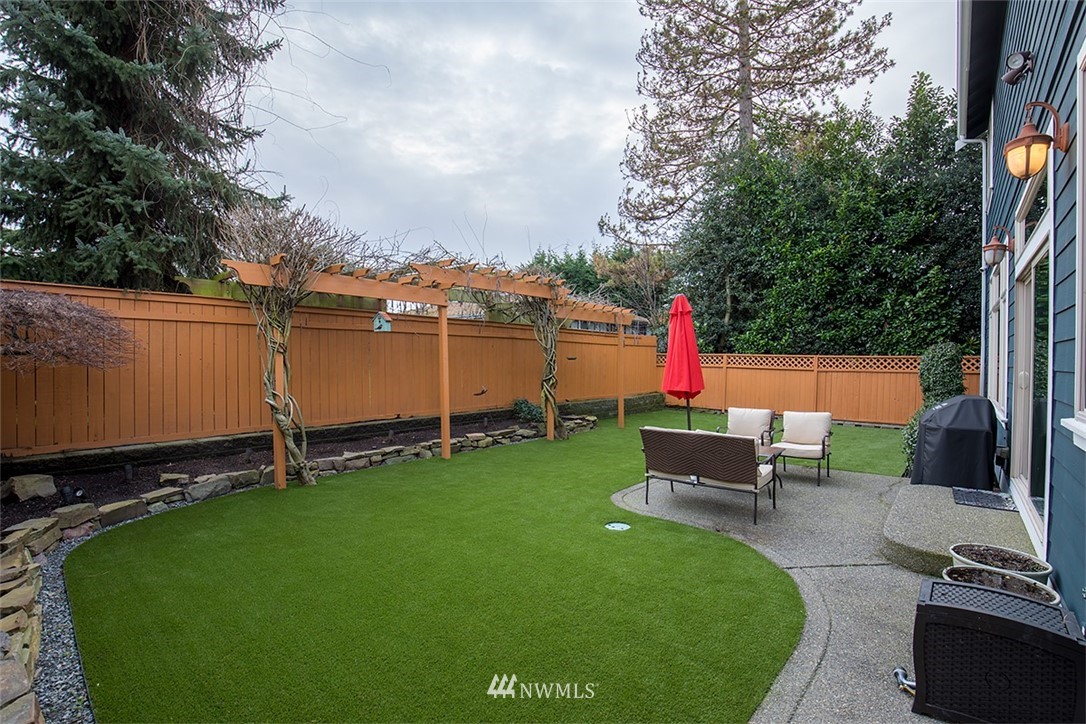 907 North 35th Street Renton, WA 98056 - Photo 4 of 37 an outdoor sitting area with golf course