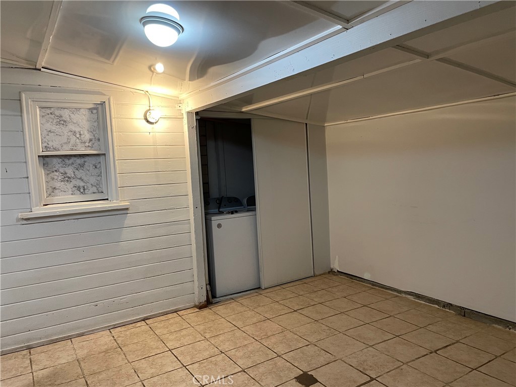 1543 West Orange Grove Avenue Pomona, CA 91768 - Photo 10 of 11 a view of an empty room