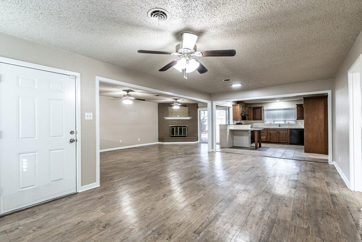 4314 45th Street Lubbock, TX 79413 - Photo 4 of 20 9c294061-2c79-4c29-a6b5-f45e6a0c0d62