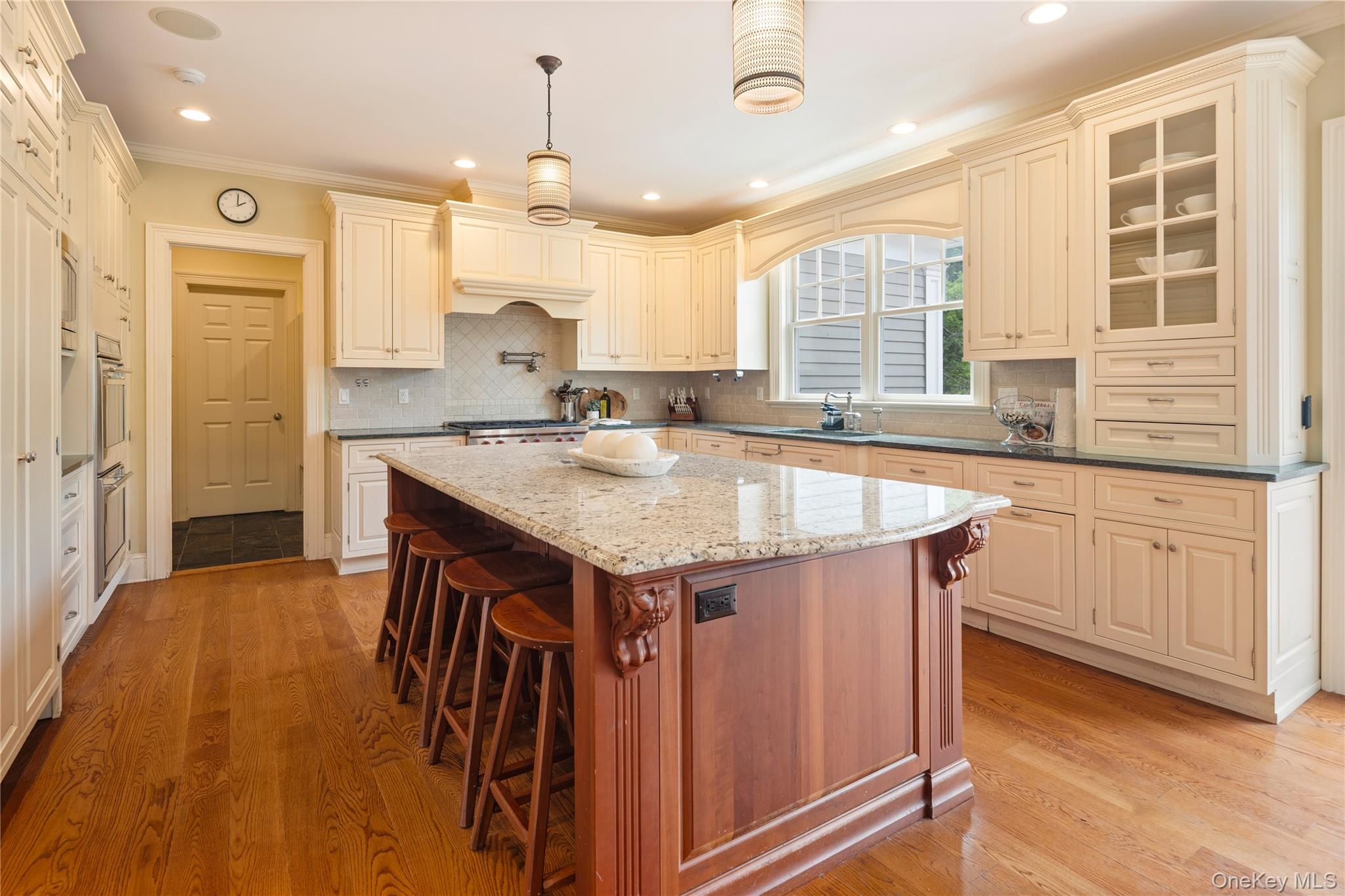 77 Byram Ridge Road Armonk, NY 10504 - Photo 22 of 48 Center island with seating