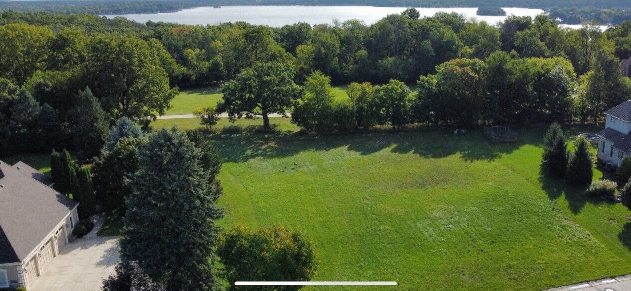 Lt16 Lakeside Ridge Court Delafield, WI 53072 - Photo 5 of 16 Drone - Front View 2