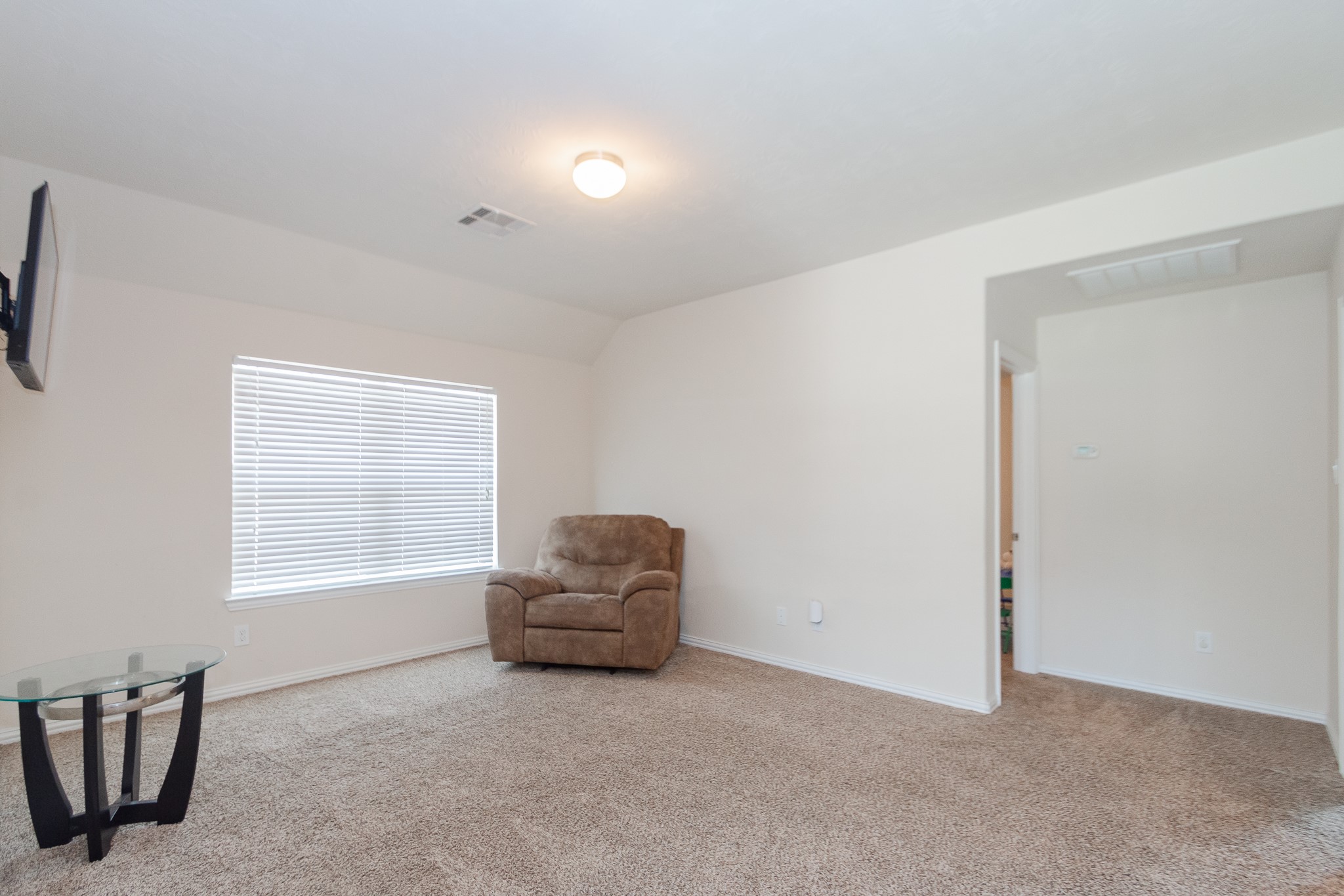 4907 Applewood Crest Lane Rosharon, TX 77583 - Photo 26 of 36 a living room with furniture and a window