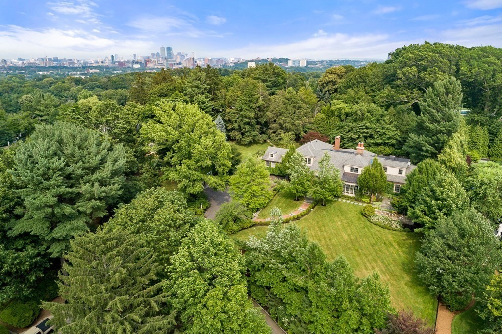 24 Green Hill Road Brookline, MA 02445 - Photo 1 of 25 Gallery Image 1