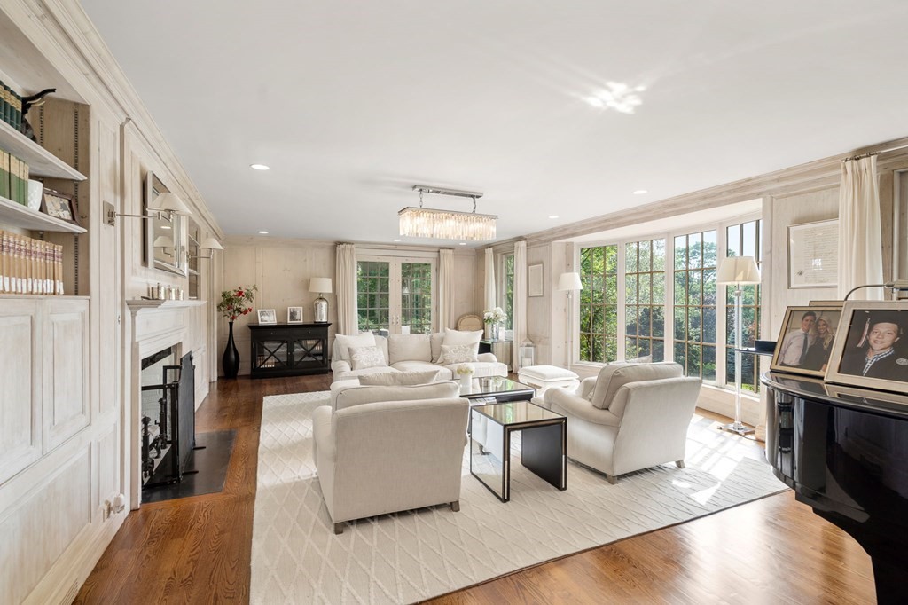 24 Green Hill Road Brookline, MA 02445 - Photo 9 of 25 Gallery Image 9