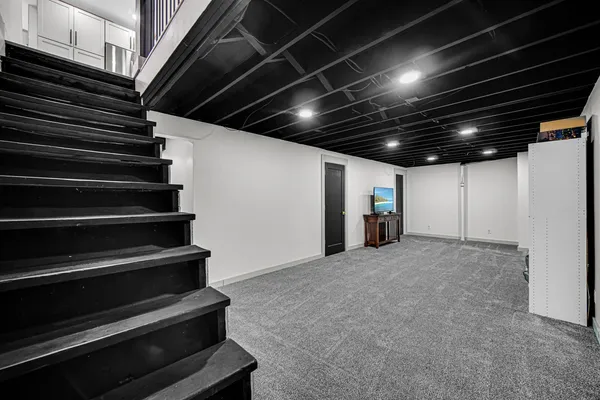 $525,000 | 38-1 North 600 West, Valparaiso, IN 46385