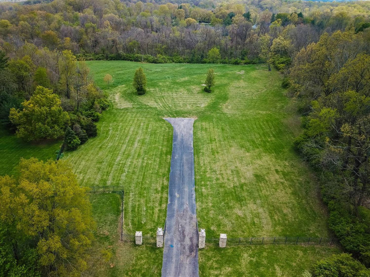 9645 Cunningham Road Cincinnati, OH 45243 - Photo 5 of 24 Gallery Image 5