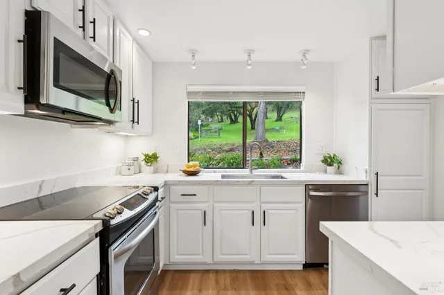 $825,000 | 4 Hummingbird Way, Novato, CA 94949