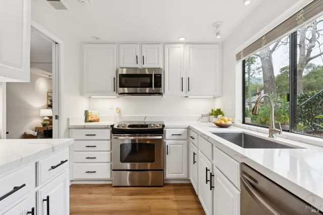 $825,000 | 4 Hummingbird Way, Novato, CA 94949