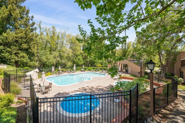 $825,000 | 4 Hummingbird Way, Novato, CA 94949