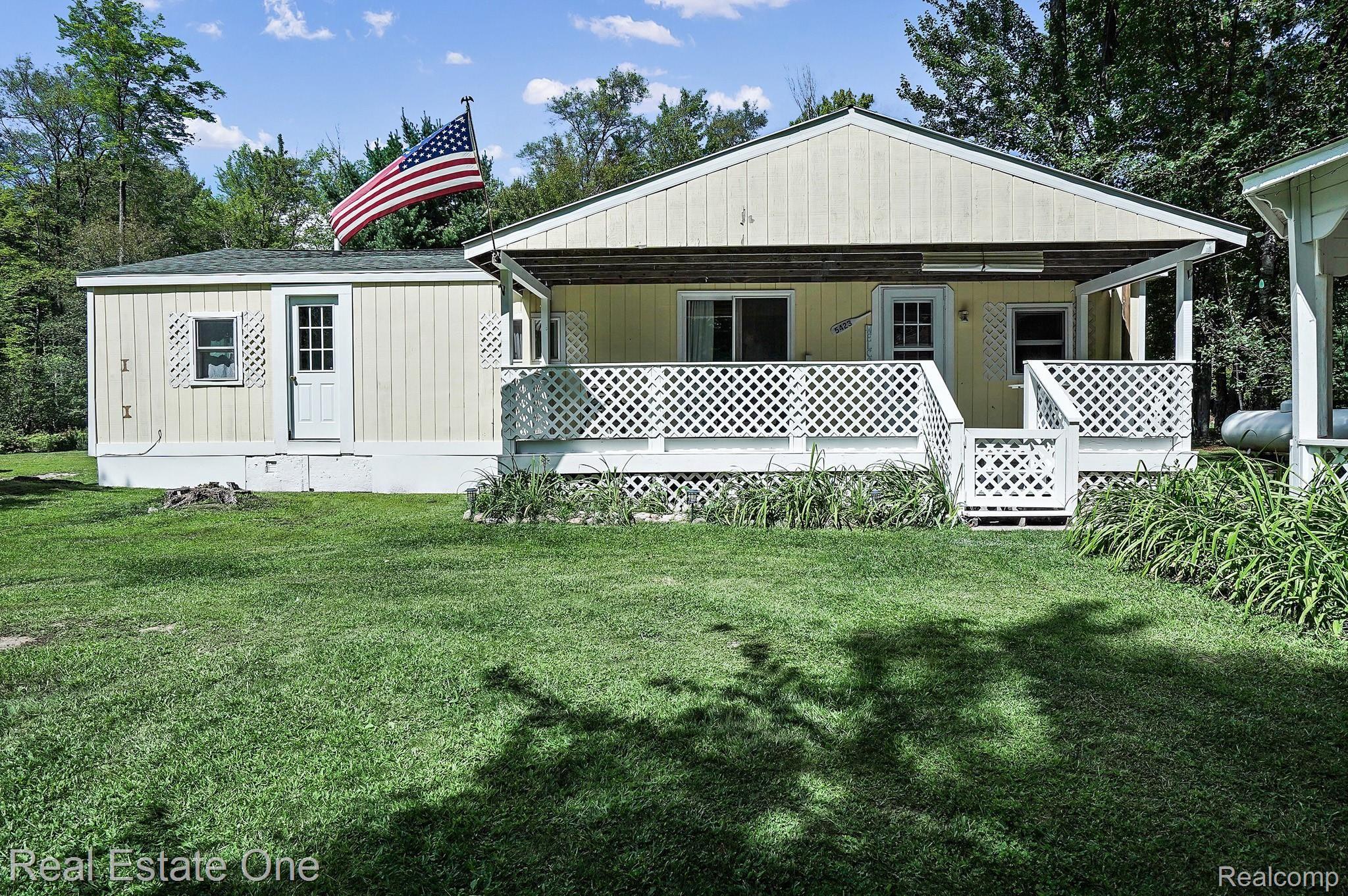 5423 Wilson Road Harrison, MI 48625 - Photo 3 of 35 DSC02725.jpg