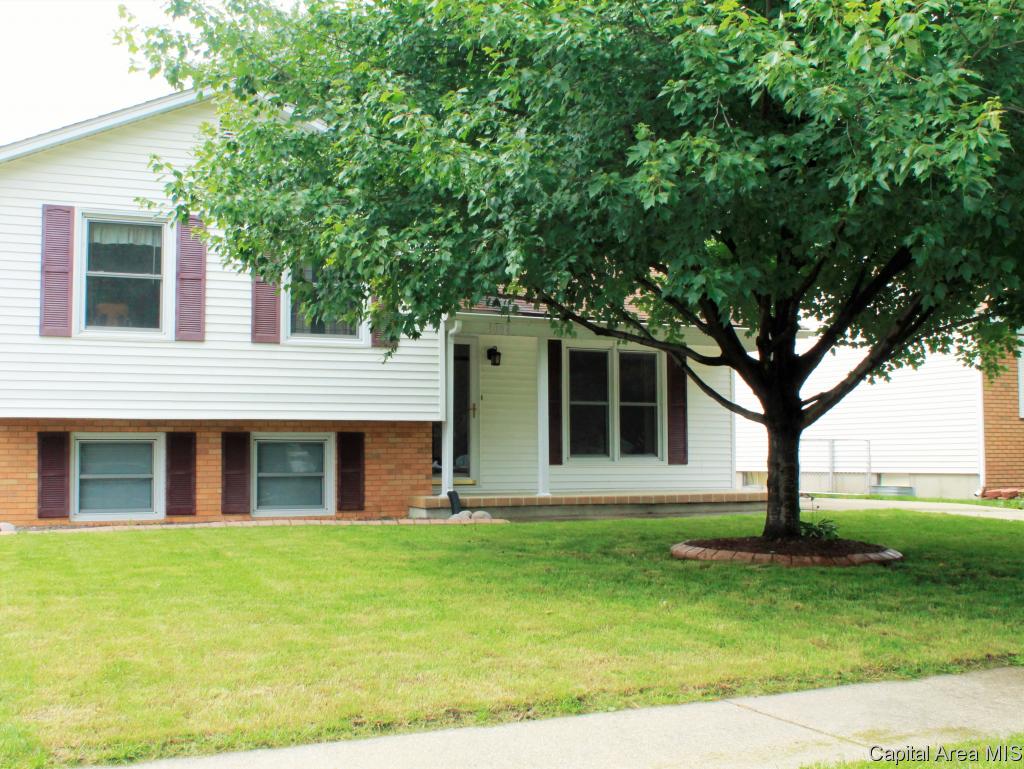 3004 Sherborn Road Springfield, IL 62702 - Photo 1 of 32