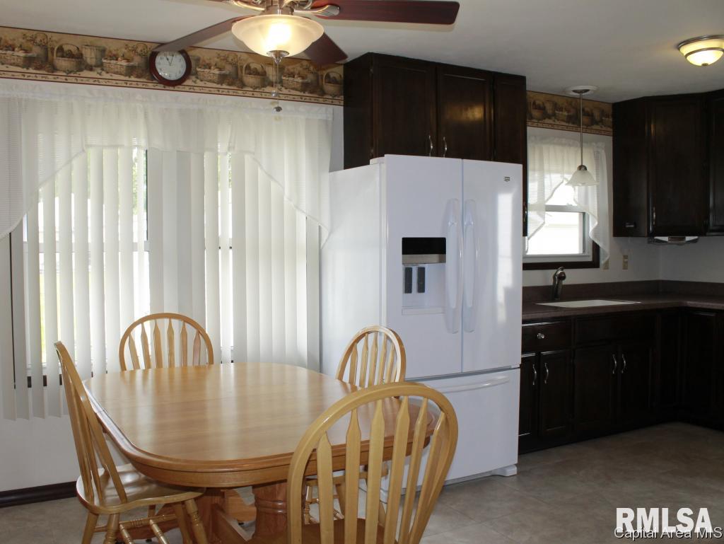 3004 Sherborn Road Springfield, IL 62702 - Photo 3 of 32