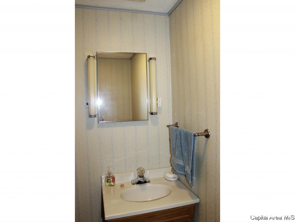 3004 Sherborn Road Springfield, IL 62702 - Photo 10 of 32