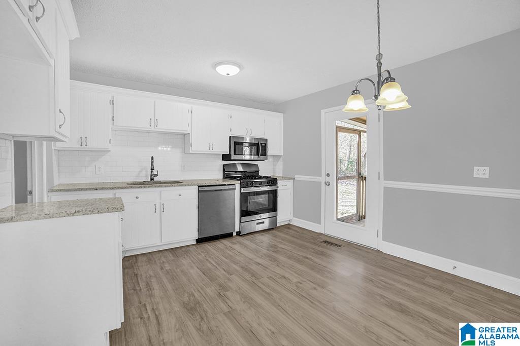 5956 Creekwood Road Birmingham, AL 35210 - Photo 6 of 27