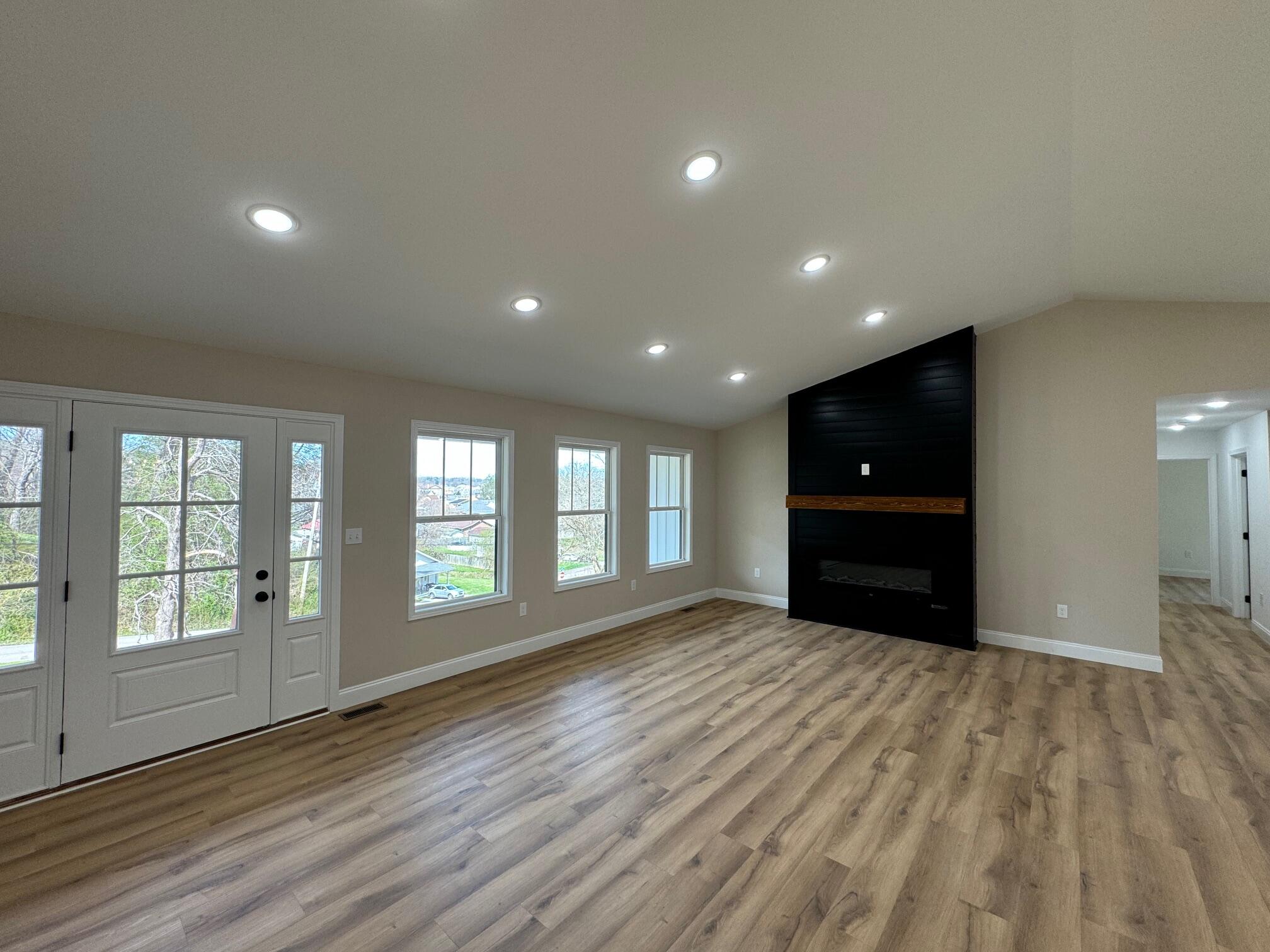 321 West 8th Street Corbin, KY 40701 - Photo 7 of 22 IMG_3259