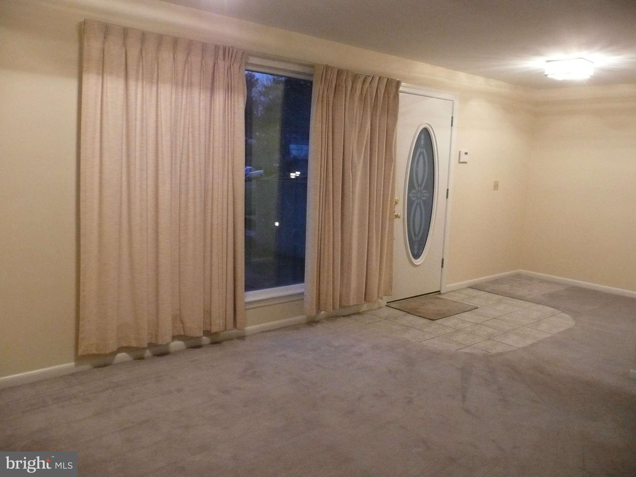 5426 Enid Place Alexandria, VA 22312 - Photo 4 of 16 Family Room