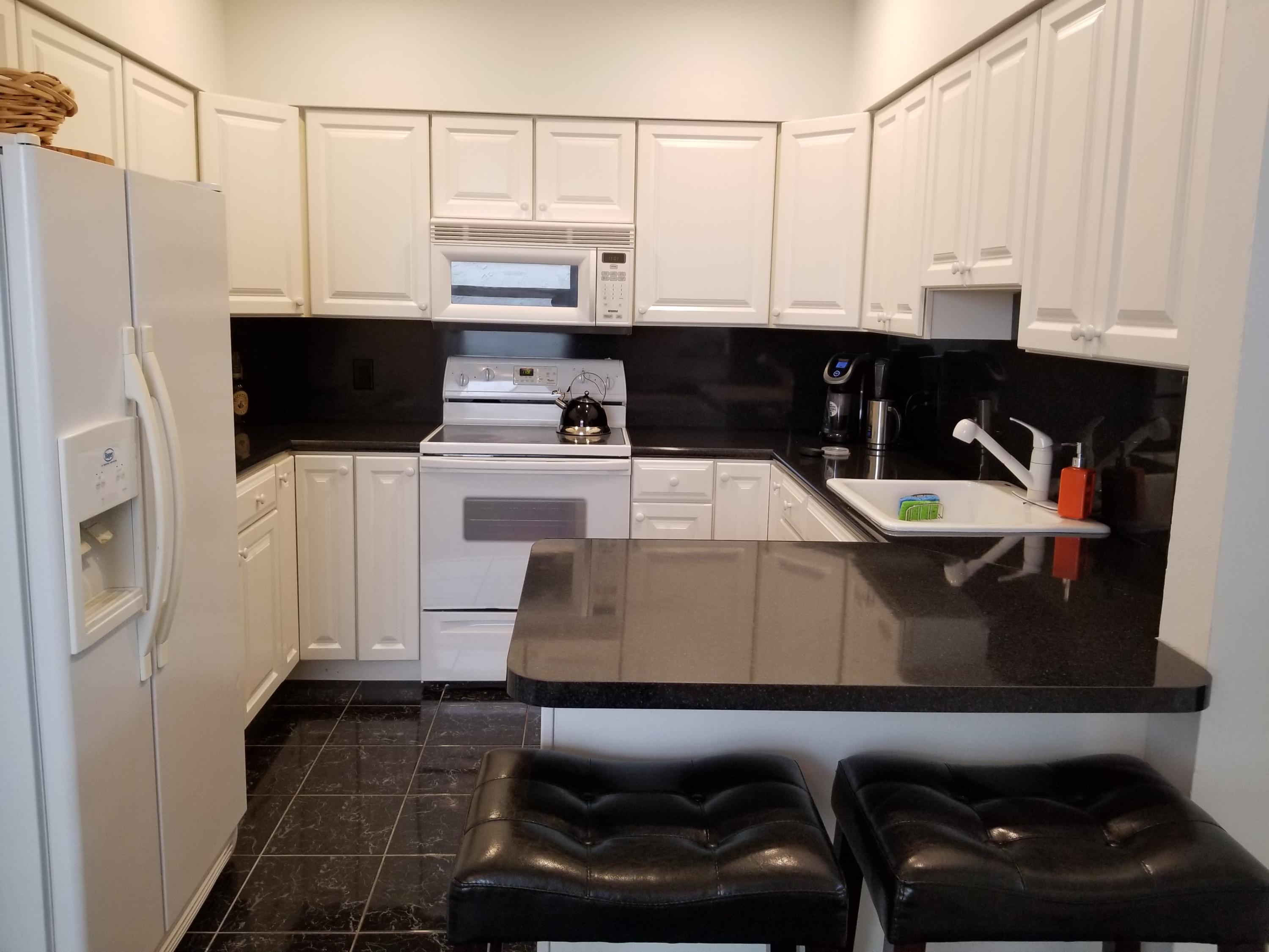 5239 Majorca Club Drive Boca Raton, FL 33486 - Photo 3 of 35 Kitchen2