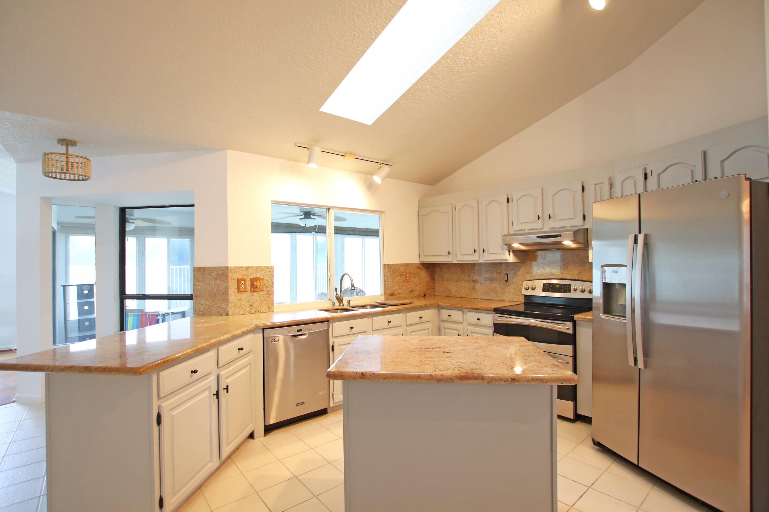 6944 Misty Lake Way Jupiter, FL 33458 - Photo 5 of 31 Kitchen